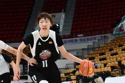 九游体育 -包含赛地聚焦——法联杯赛后热度飙升，四川男篮豪取连胜，悬念犹存，心理建设被强调的词条