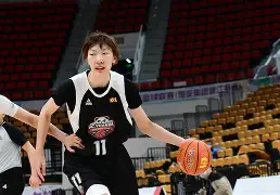 包含赛地聚焦——法联杯赛后热度飙升，四川男篮豪取连胜，悬念犹存，心理建设被强调的词条