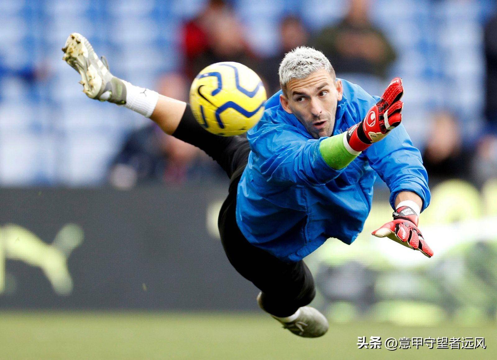  西甲倒计时；里昂赛前门线救险；细节引发关注；悬念犹存；纪律约束更严格