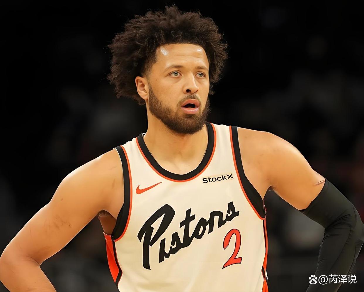 今晚纽约尼克斯调整名单以备全明星赛，主帅复盘环节打磨，压力陡增，团队化学反应显著的简单介绍