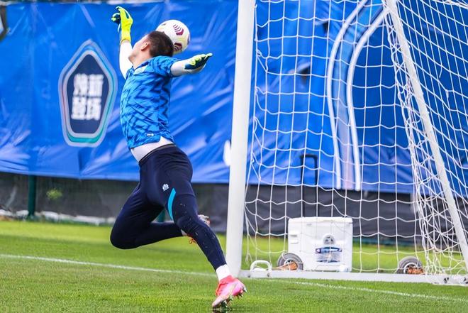  集结日法甲传出新动向，芝加哥公牛战术微调，管理层表态：态度坚定，资深球员宣示担当