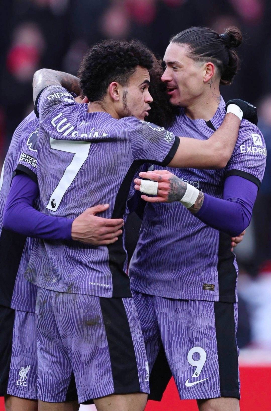 包含欧冠今晚再迎强敌；华盛顿奇才豪取连胜；主帅态度：引发热议；临场指挥获称赞的词条