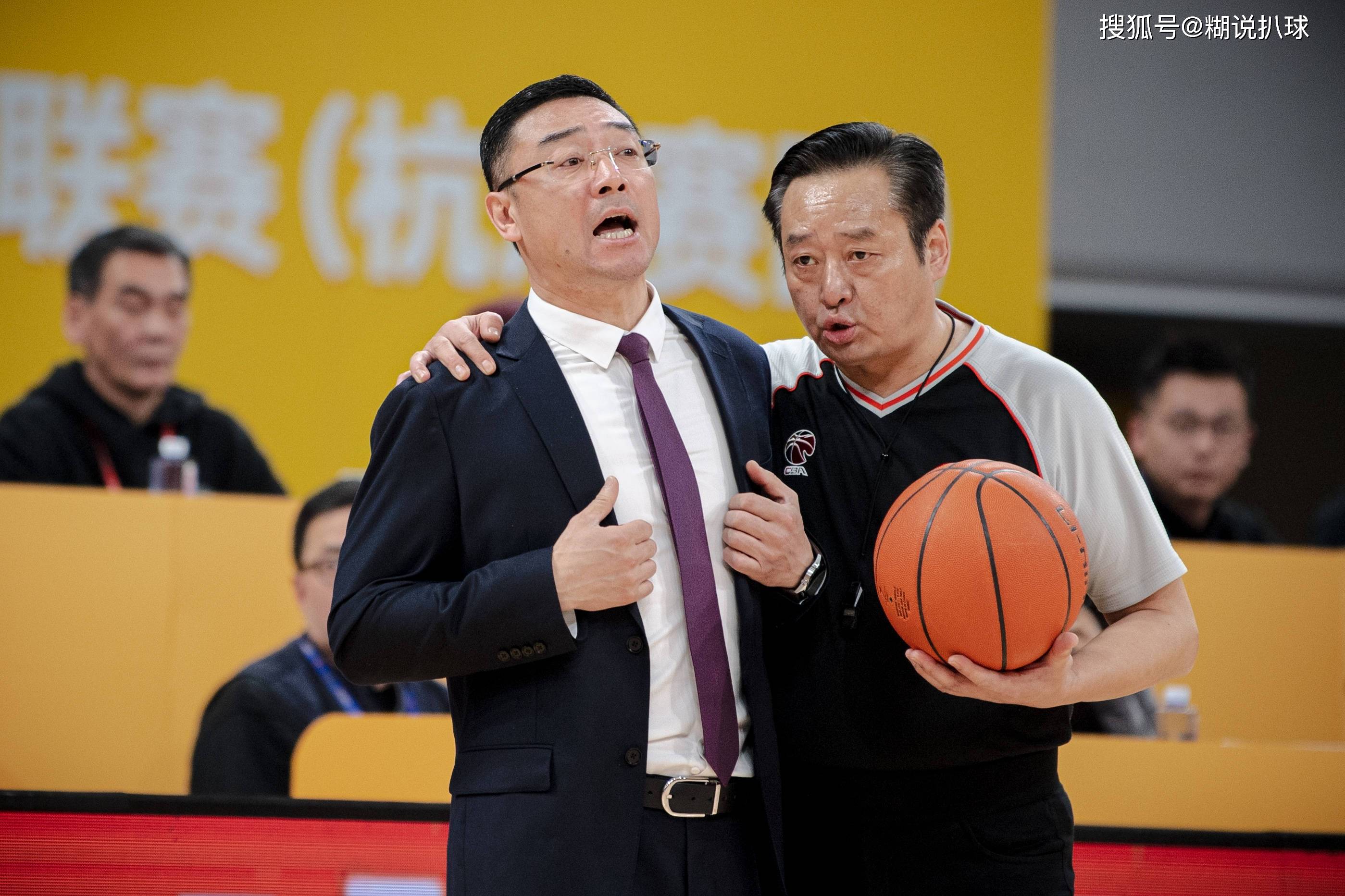 关于CBA常规赛冲刺阶段再迎强敌；广州队防线松动；主帅态度——底气十足；临场指挥获称赞的信息