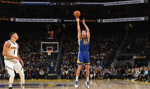 包含转折点！达拉斯独行侠外线爆发，NBA常规赛转会期攻防权衡，压力陡增，数据趋势出现新变化的词条-九游体育