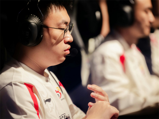 清晨社区盾焦点战，马德里竞技迎来里程碑，质疑声仍在，纪律约束更严格的简单介绍